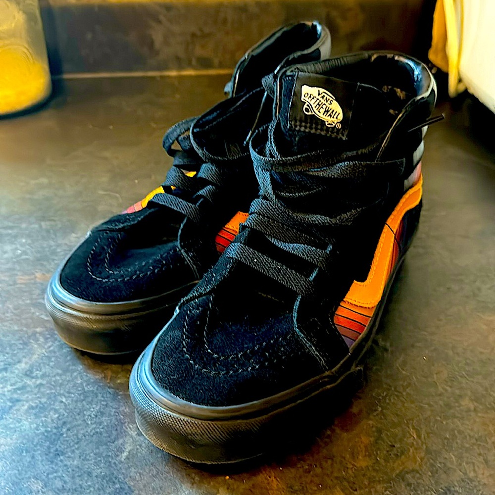 Size 5.5 suede vans like new